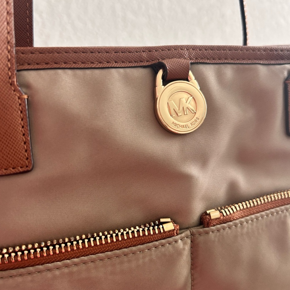 Michael Kors Sholder bag.